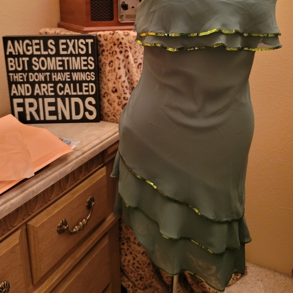 Green Asymmetrical Sequin Layered Dress Junior 9 - Picture 2 of 8